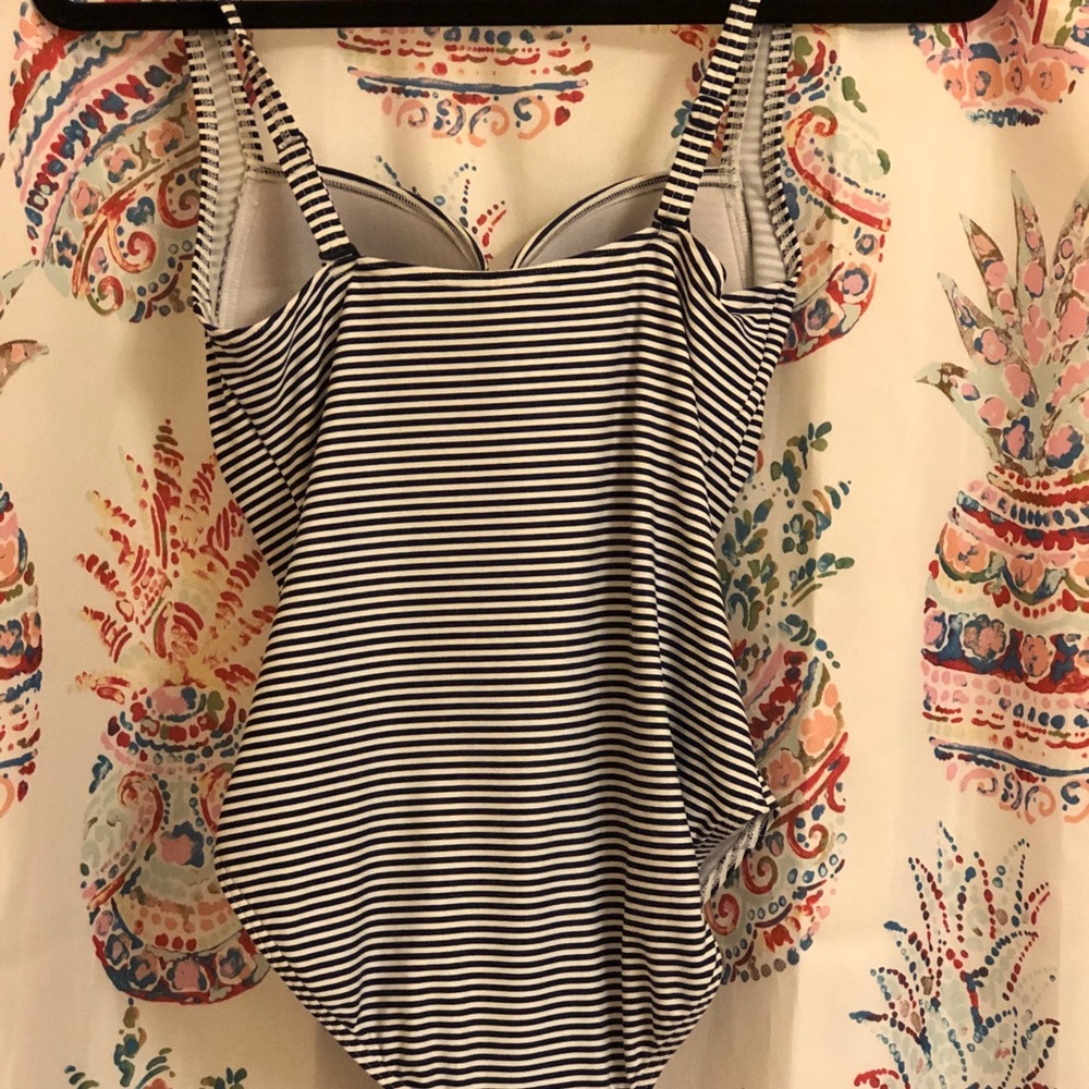 Nip Tuck 1 Piece - image 3